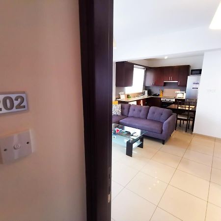 Promenade Breeze City Apartment Larnaca Dış mekan fotoğraf