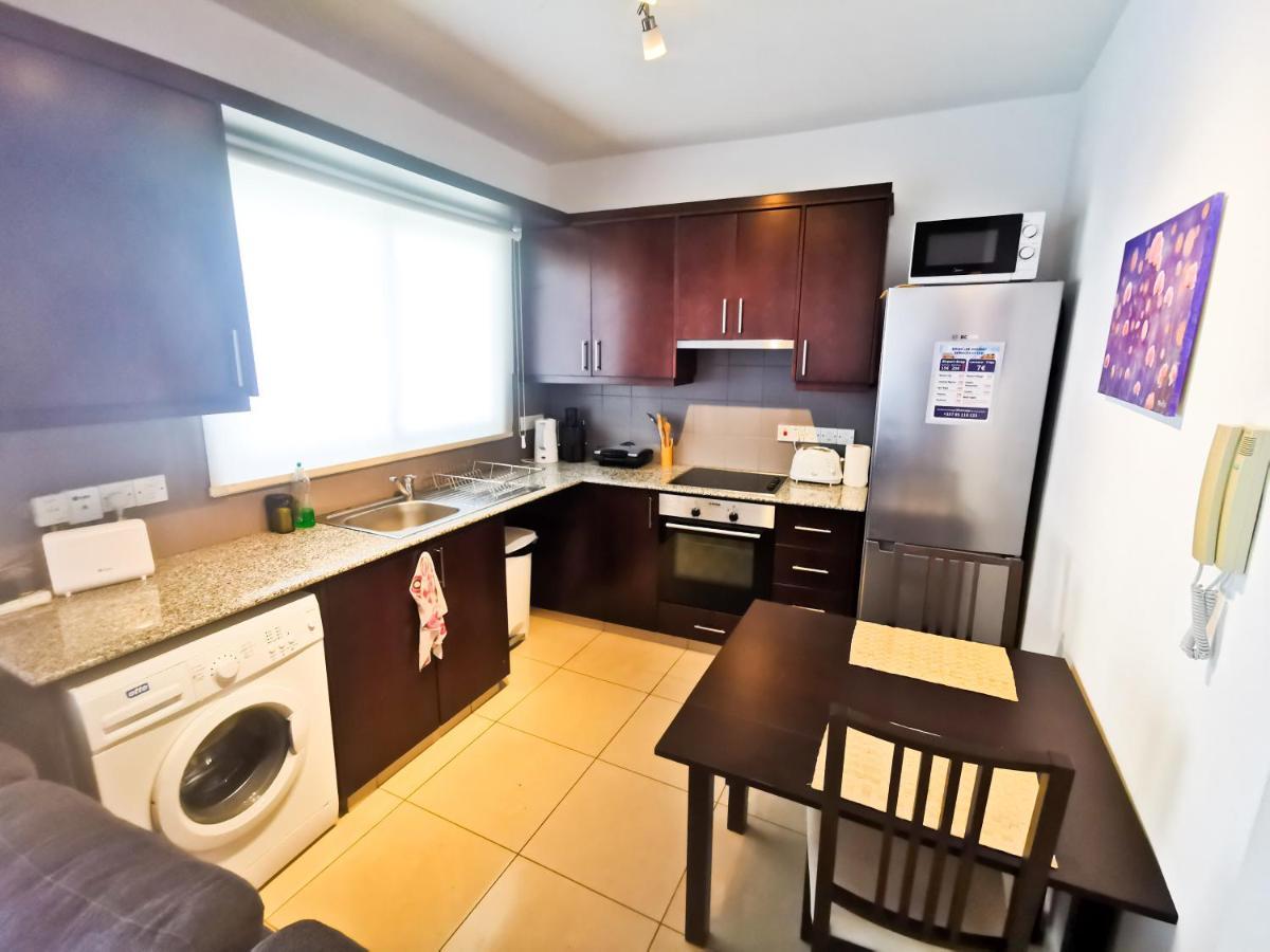 Promenade Breeze City Apartment Larnaca Dış mekan fotoğraf
