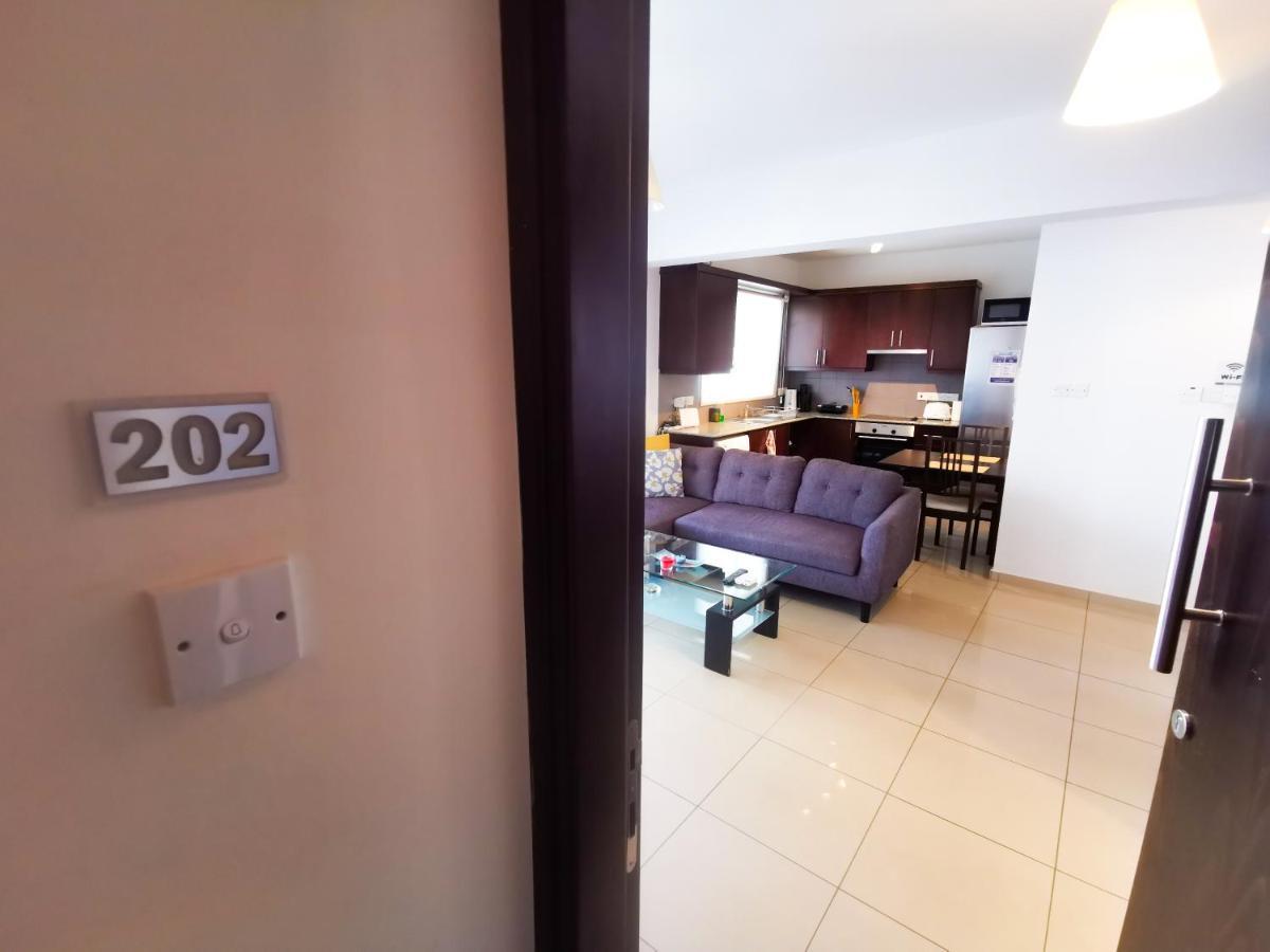 Promenade Breeze City Apartment Larnaca Dış mekan fotoğraf