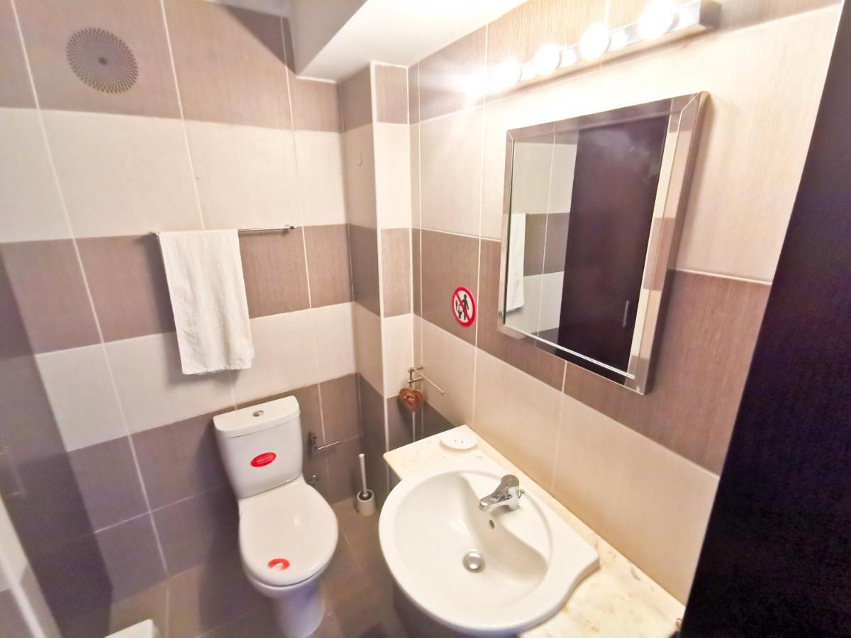 Promenade Breeze City Apartment Larnaca Dış mekan fotoğraf